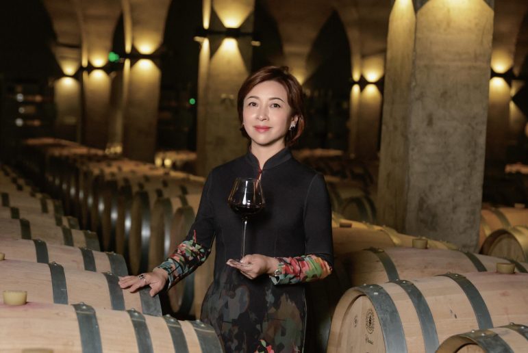 长和翡翠酒庄庄主 Lily 女士与先生